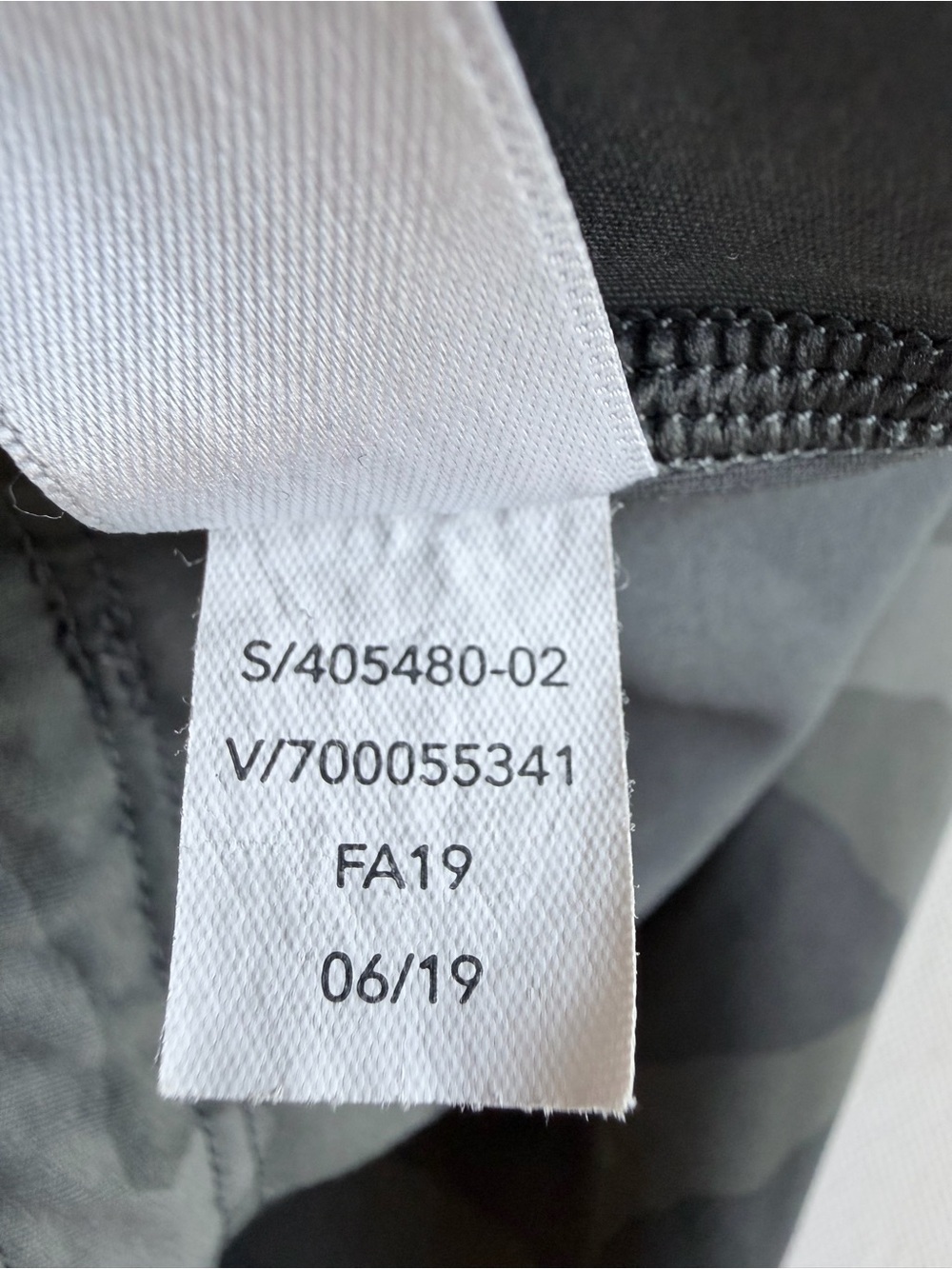 Athleta Camo Contender 7/8 High Rise Pocket Leggings Gray Green SP Small Petite - Picture 6 of 12